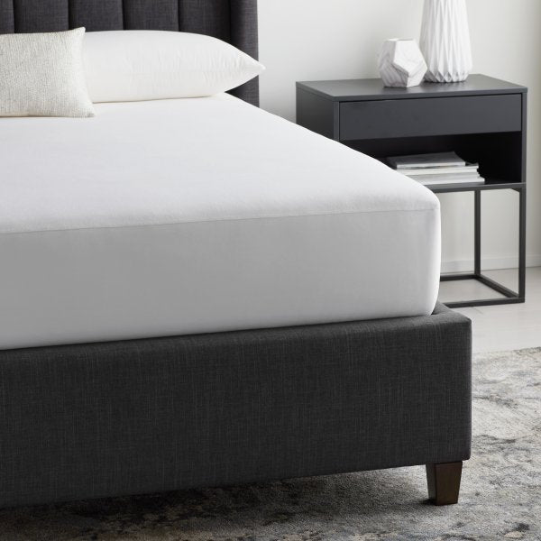FIVE SIDED™ + OMNIPHASE™ MATTRESS PROTECTOR