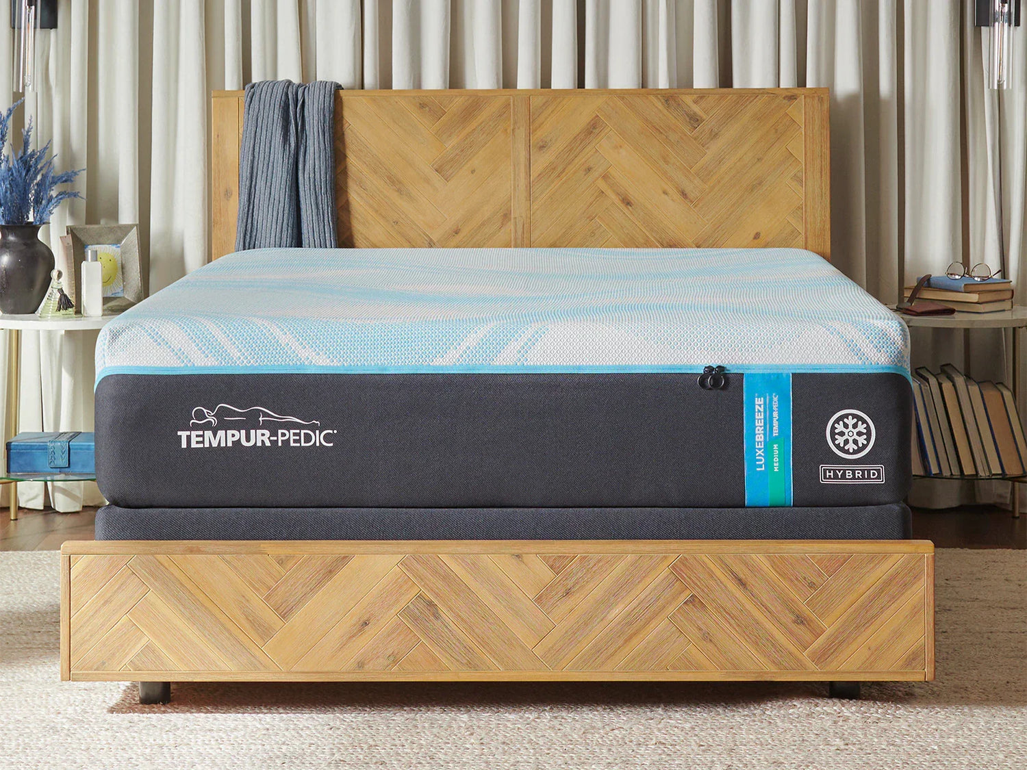 TEMPUR-LuxeBreeze medium hybrid cooling mattress