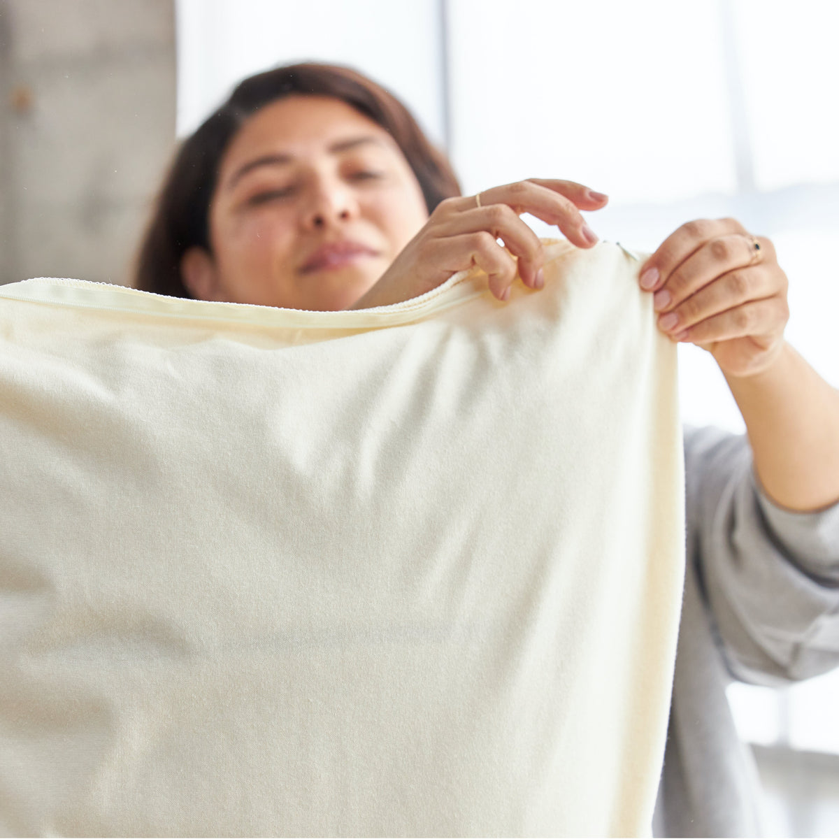 GOTS organic waterproof pillow protector