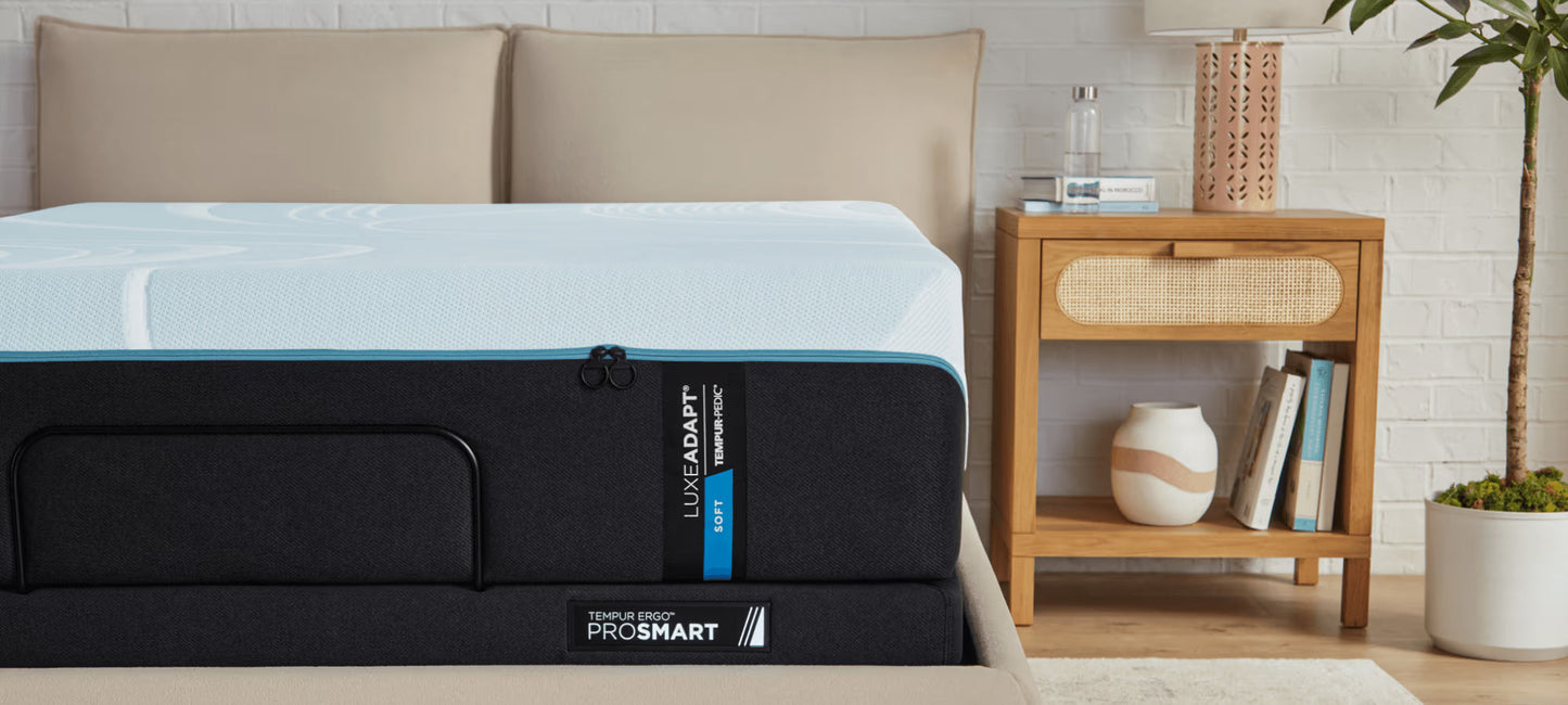 Close-up of the TEMPUR-LuxeAdapt SmartClimate Max cover