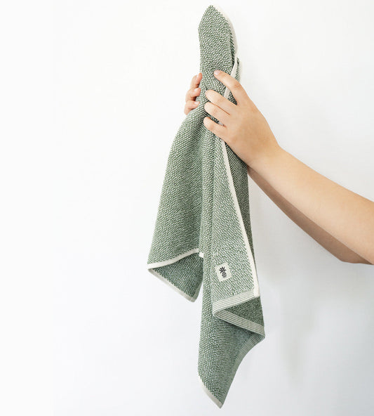 Cariloha Two-Tone Bamboo Hand Towel in Oasis Green
