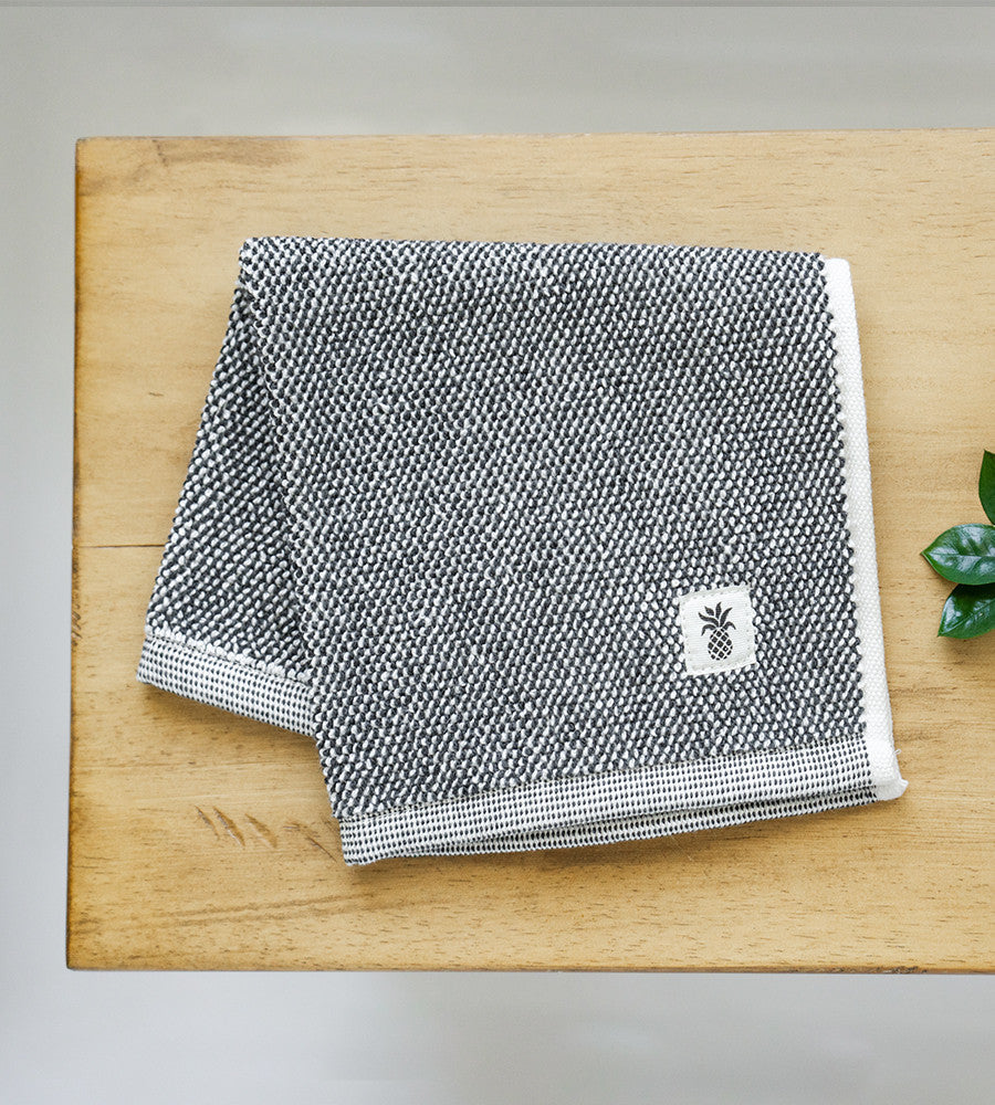 Cariloha Two-Tone Bamboo Washcloth in Black Sand