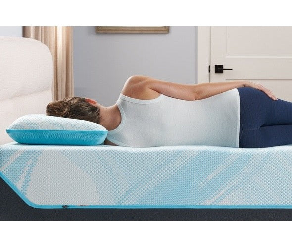 Close-up of the TEMPUR-Breeze dual-cooling pillow cover